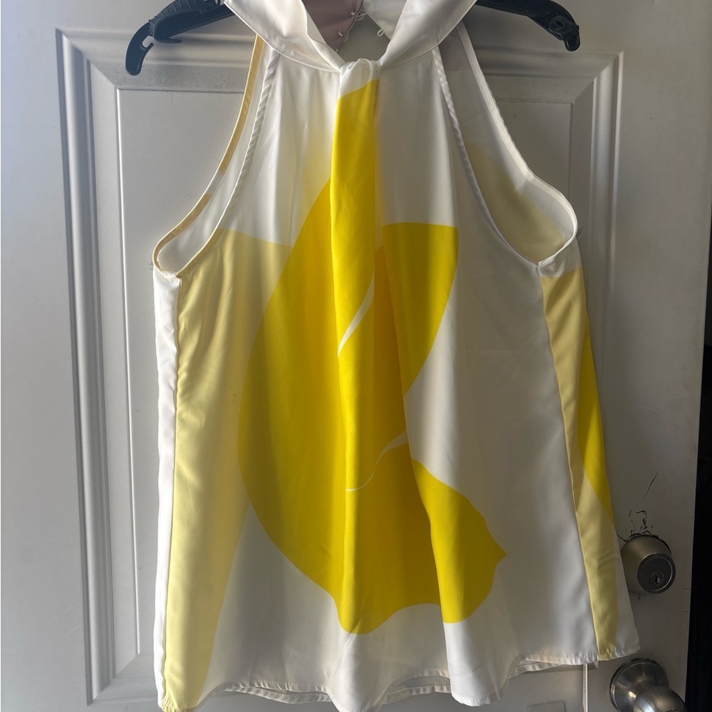 Elegant Yellow and White Halter Blouse - Picture 2 of 8